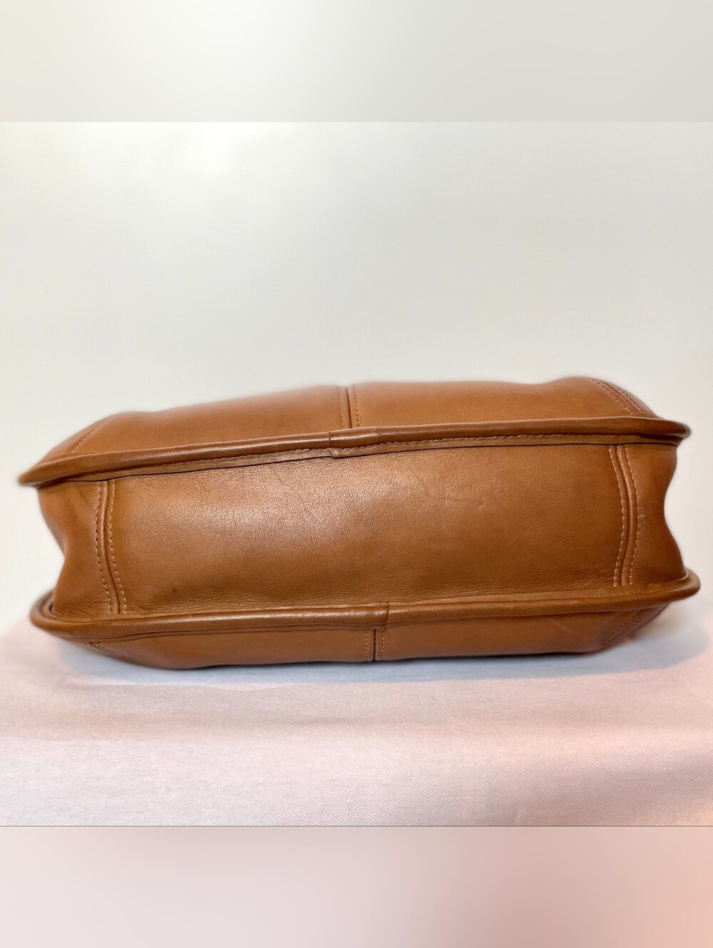 Vintage Coach Toffee Pocket Ergo - Picture 3 of 11